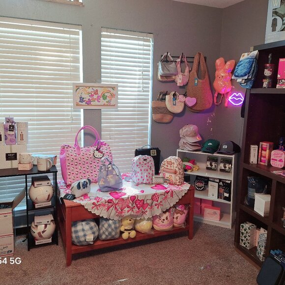 Accessories - COPY - Live Mystery Show $5 starts 2nd Round